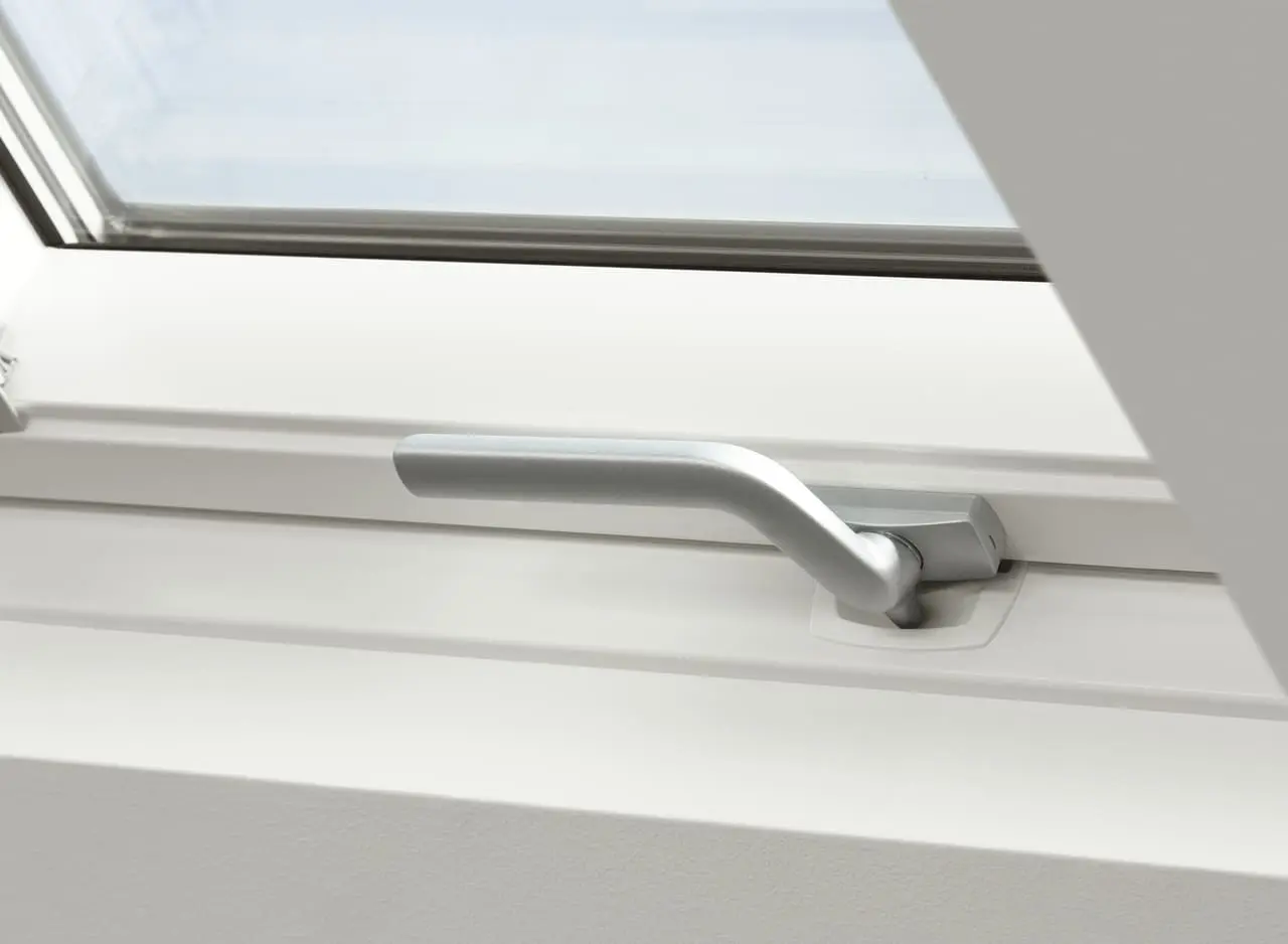 Мансардное окно VELUX GLU
